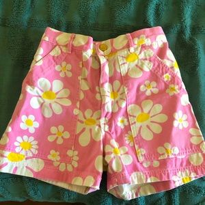 Size SMALL large lazy daisy shorts